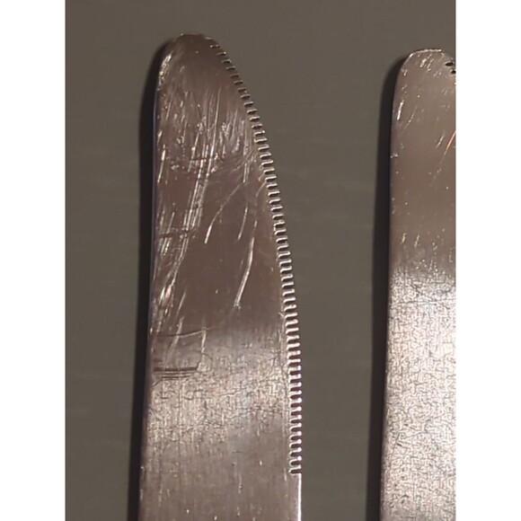Oneida KENNETT SQUARE HH Distinction Deluxe Stainless Flatware Butter Knives 6 - Picture 4 of 12